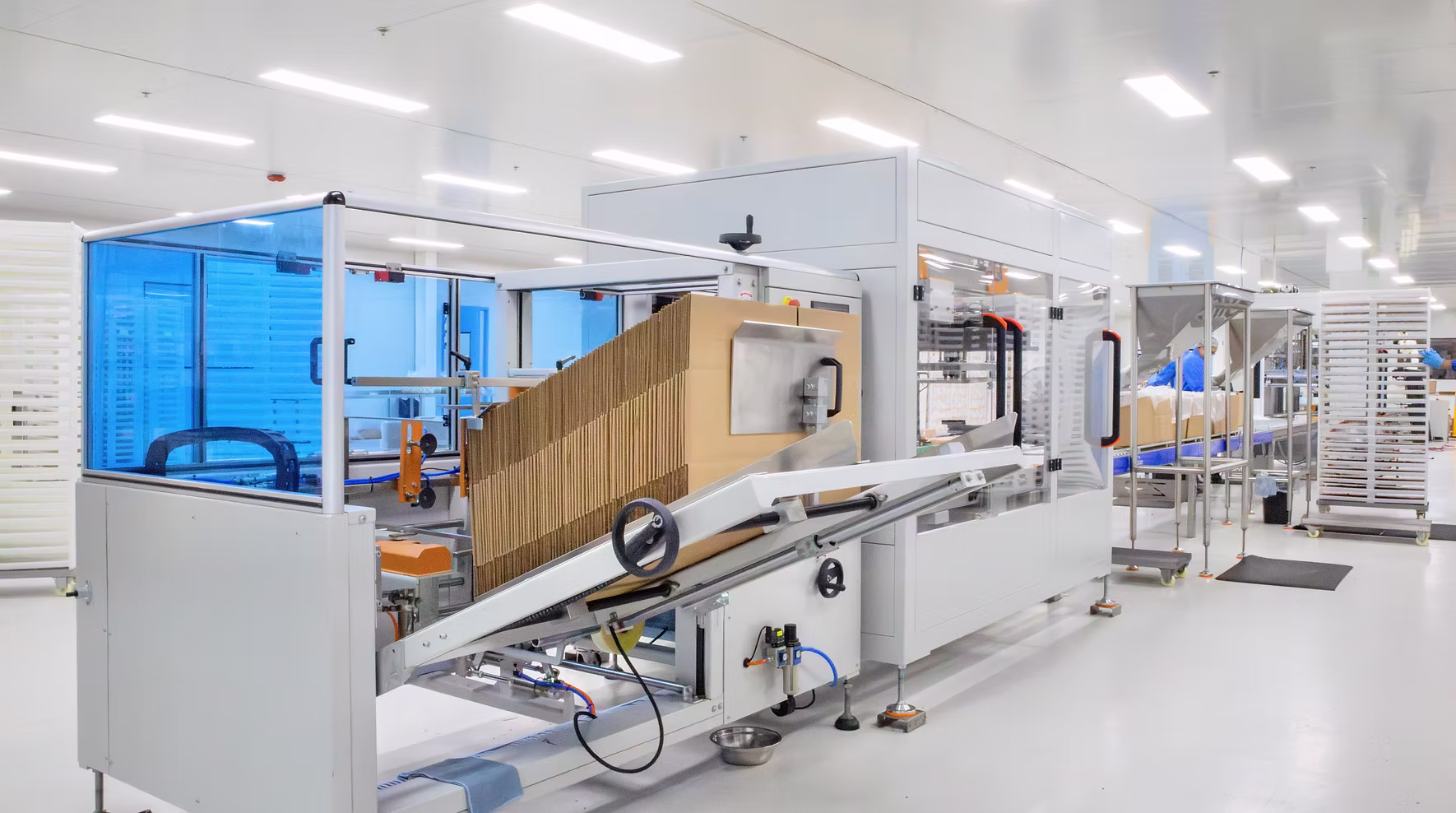 Production equipment in the Gummynology facility